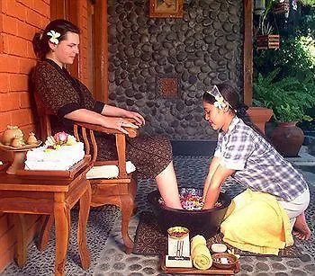 公寓 Anika Guest House 图班